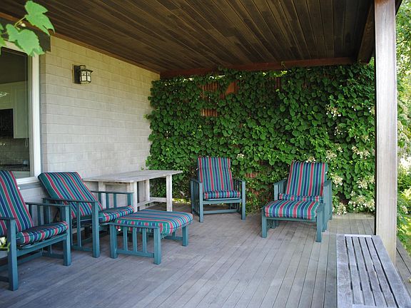 3rd image of 1 Birds Nest Ln