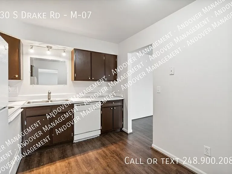330 S Drake Rd #M-07 — Photo 37