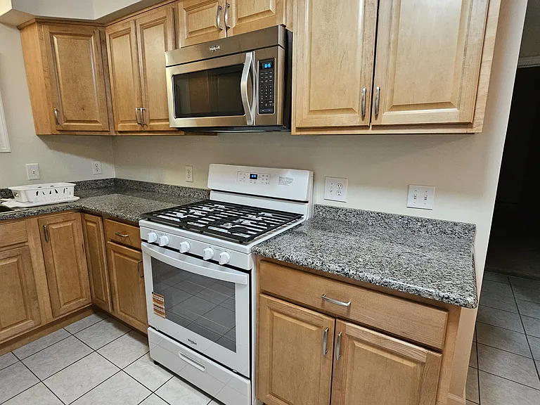 667 Indian Church Rd #3 — Photo 17
