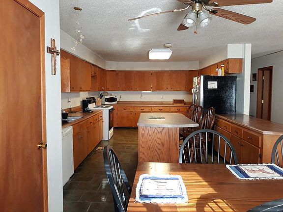 2nd image of 1073 Oakwood Trl