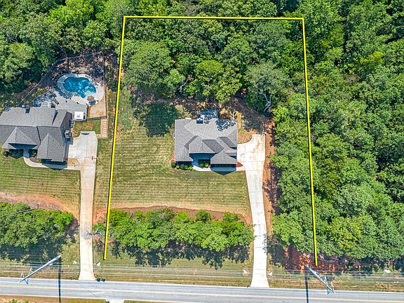4th image of 160 Wilson Dr