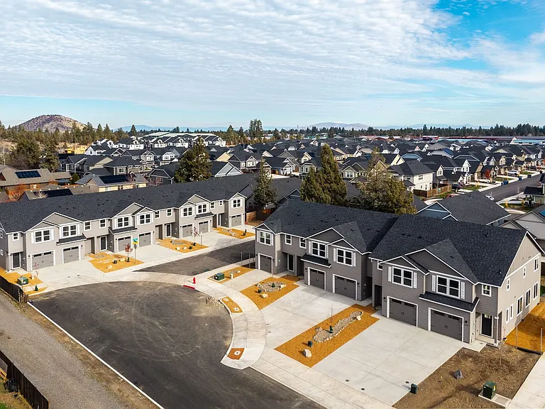Brosterhous Townhomes — Photo 5