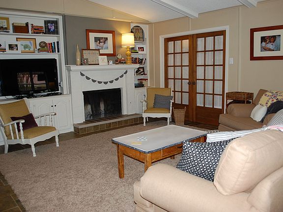 3rd image of 2632 Montclair Ln