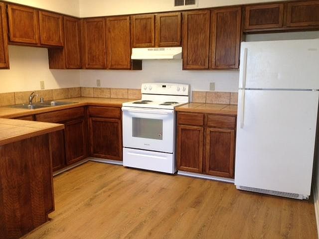 1st image of 434 W 2nd St #7
