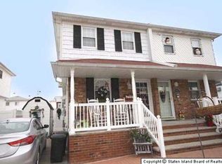 37 Dierauf St, Staten Island, NY 10312