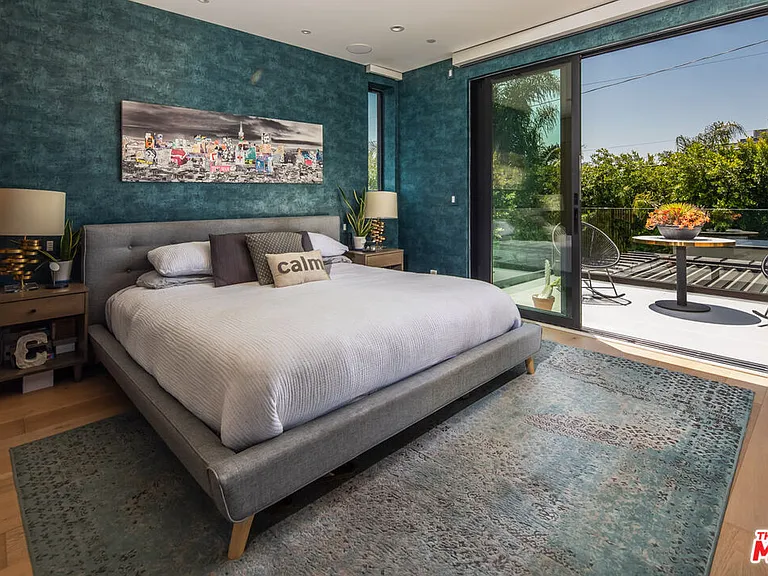 631 N Curson Ave — Photo 15