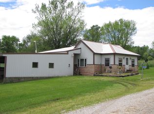 26166 Arnold St, Gorin, MO 63543