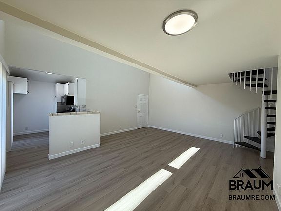 4th image of 4404 Stern Ave APT 2