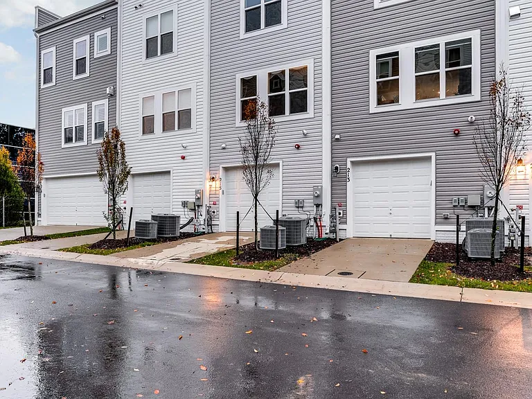 215 Wesley Brown Ln — Photo 35