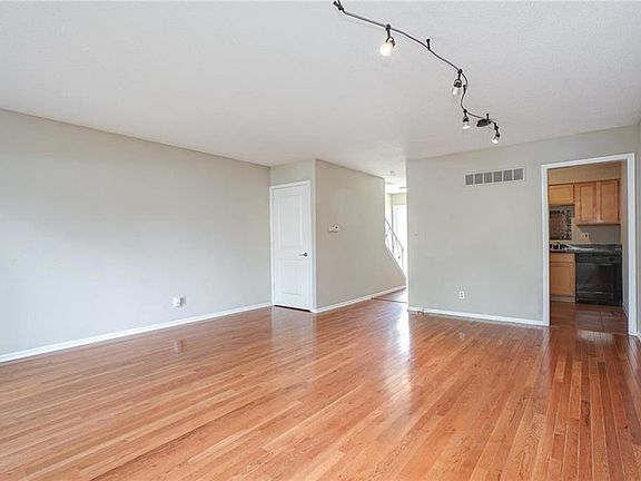 5th image of 1708 E 97th St #1708