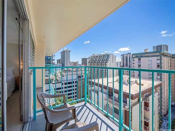 4th image of 444 Kanekapolei St #1504