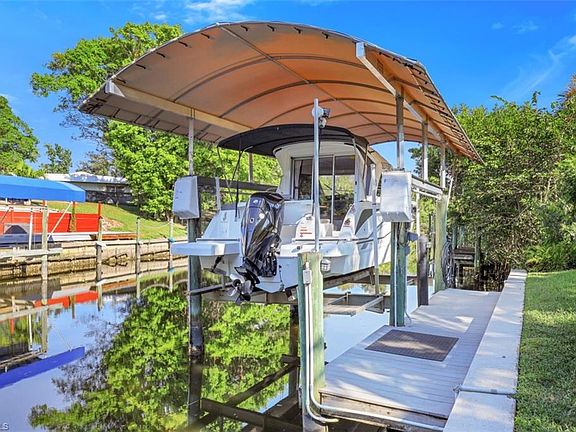 3rd image of 9442 Palm Island Cir
