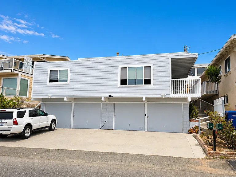 2185 Oxford Ave — Photo 21