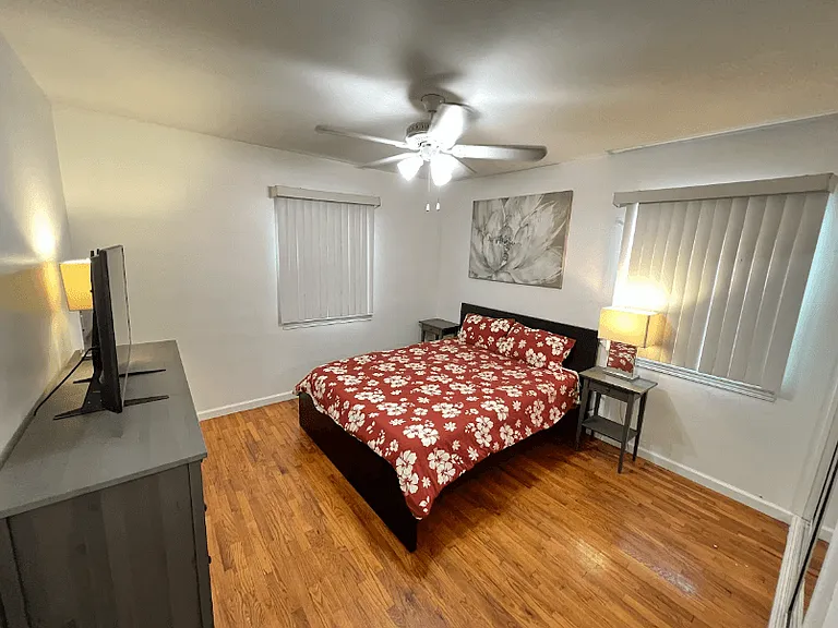 12021 Louise Ave — Photo 3