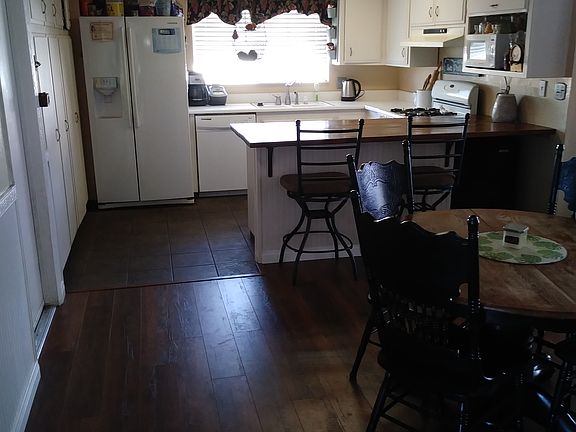 4th image of 15974 Molino Dr