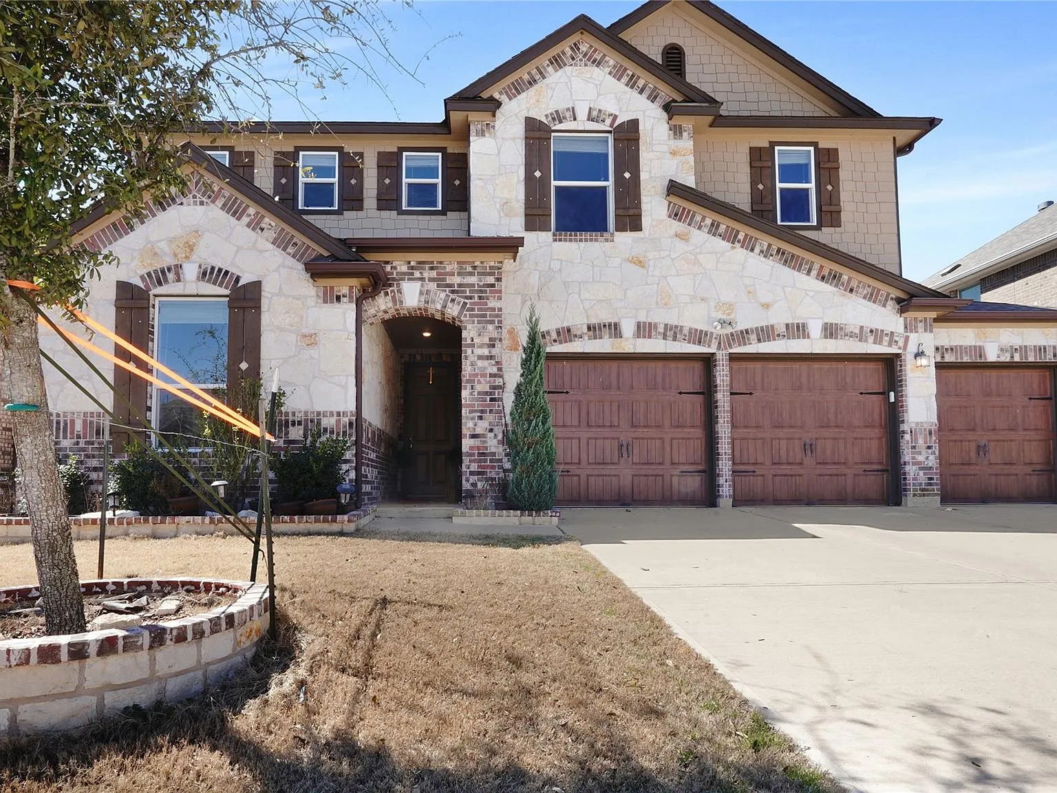 5 bed, 3.5 bath, 3655 sqft, $3,300 — Photo 1