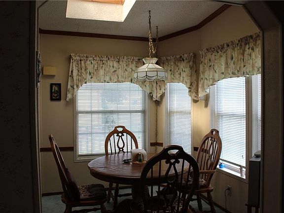 4th image of 14 Parkside Cir