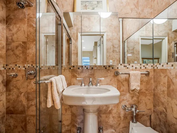 4 East 82nd Street image 5 of 25