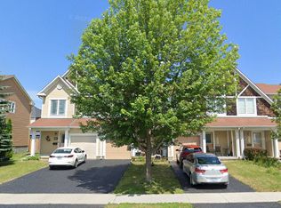 239 Meadowbreeze Dr, Ottawa, ON K2M3A6