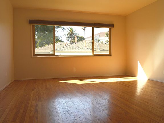 5th image of 2209 W Carson St