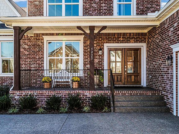 3rd image of 5025 Evangeline Pl