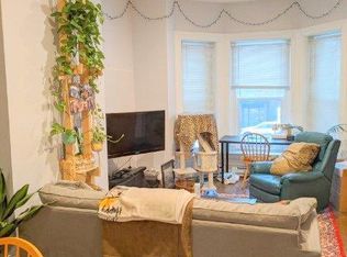 28 Beacon St #1A, Somerville, MA 02143