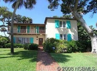 916 S Riverside Dr, New Smyrna Beach, FL 32168
