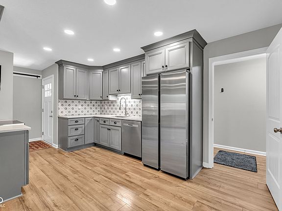 4th image of 17 Taylor Ct