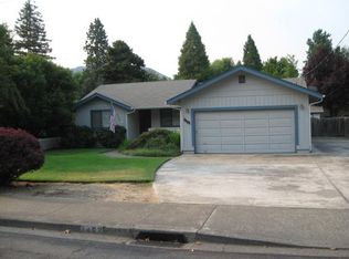 1453 SE Portola Dr, Grants Pass, OR 97526