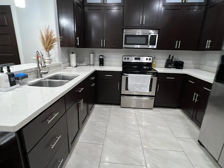 1208 E Camellia Ave #4 — Photo 3