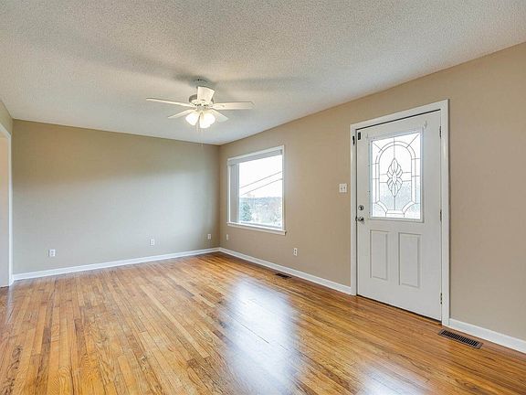 5th image of 315 Arbutus Ave