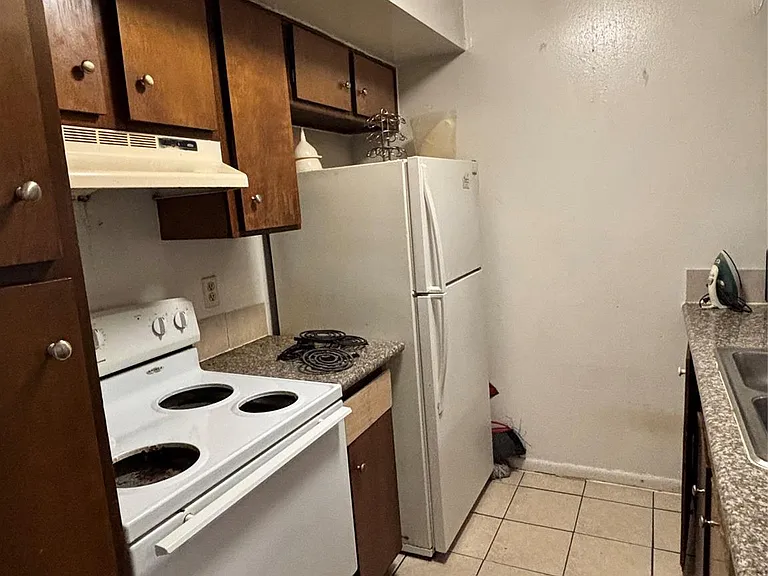 8417 Hearth Dr #7 — Photo 6