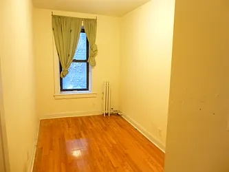 Rented by Siderow Residential Group