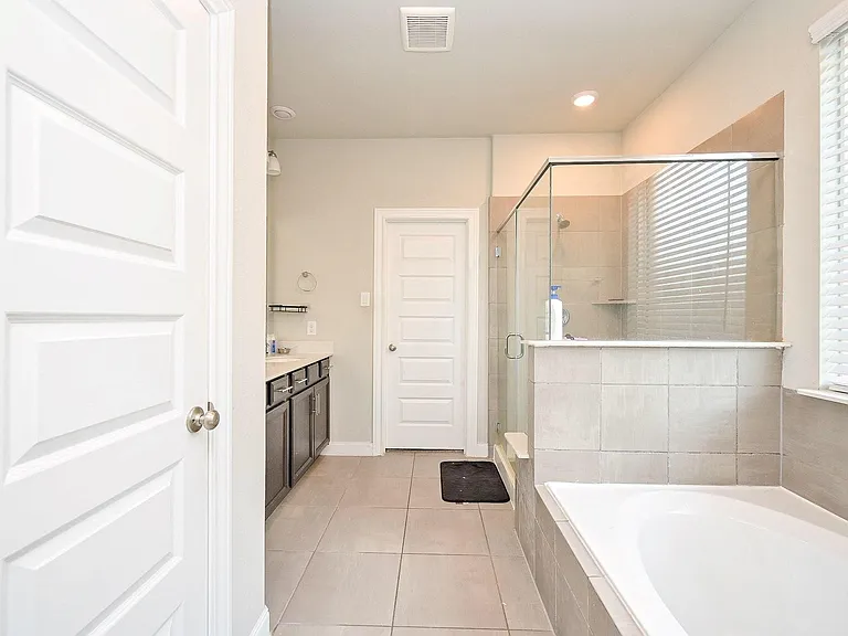 11430 Cypress Birch Ct — Photo 8