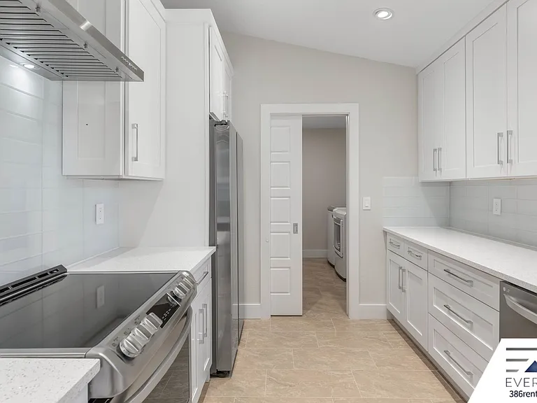 12 Walt Pl — Photo 17