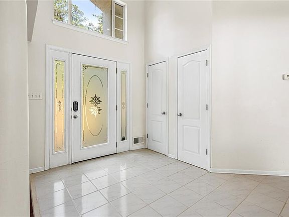 3rd image of 100 Catie Cir