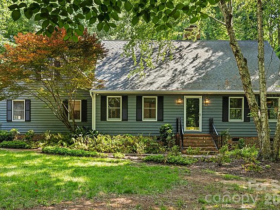 3rd image of 121 Kee Ct
