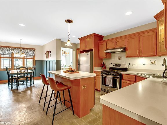 4th image of 12032 S 75th Ave