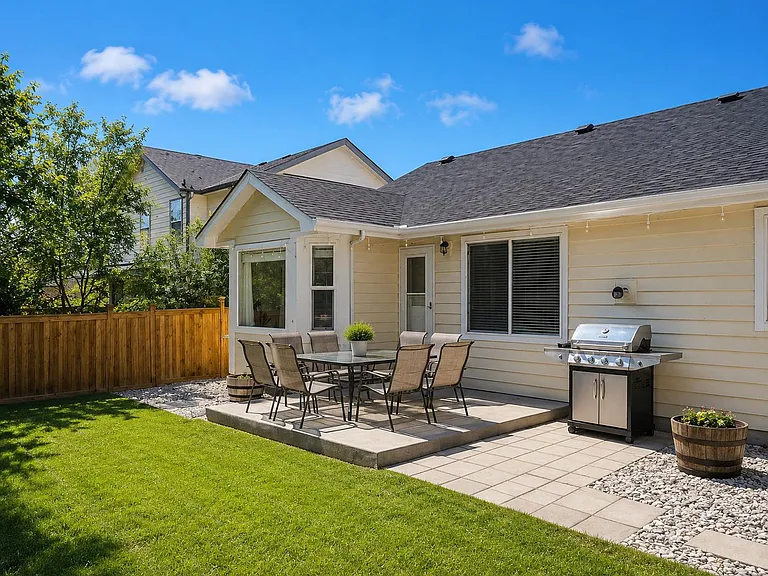 456 Lavastone Ave — Photo 19