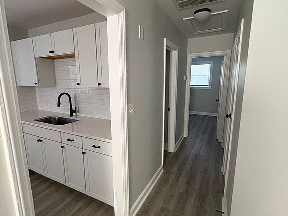 5th image of 2702 Wildwood Dr