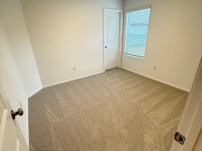 830 Gussy Ln #7 — Photo 13