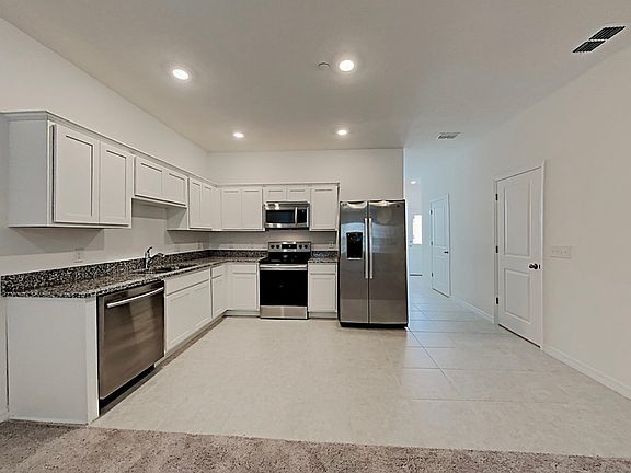 4th image of 3138 Azalea Dr