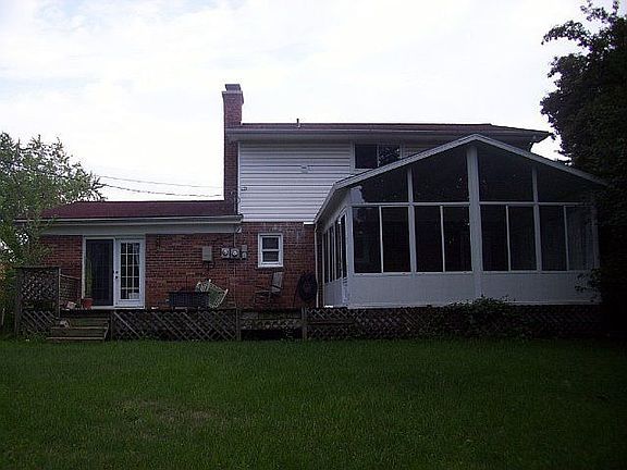 3rd image of 1415 Ravenwood Ave