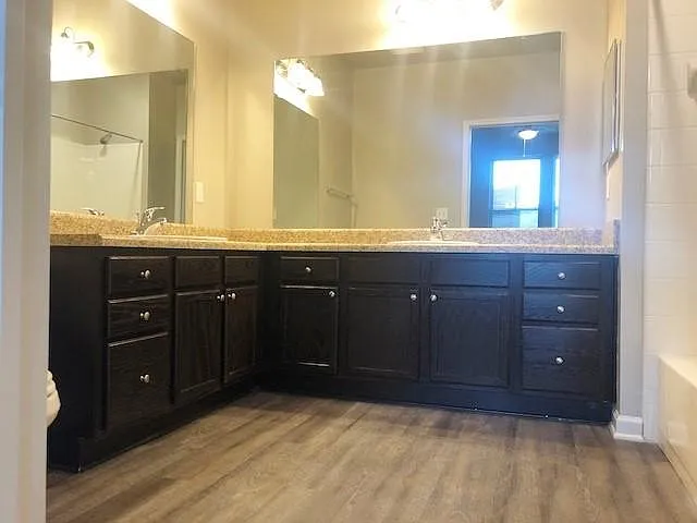 The Glen Apartments — Photo 29