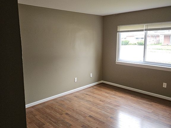 4th image of 1170 E Harwood Ave