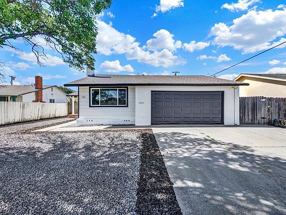 4th image of 831 Meadowlark Drive