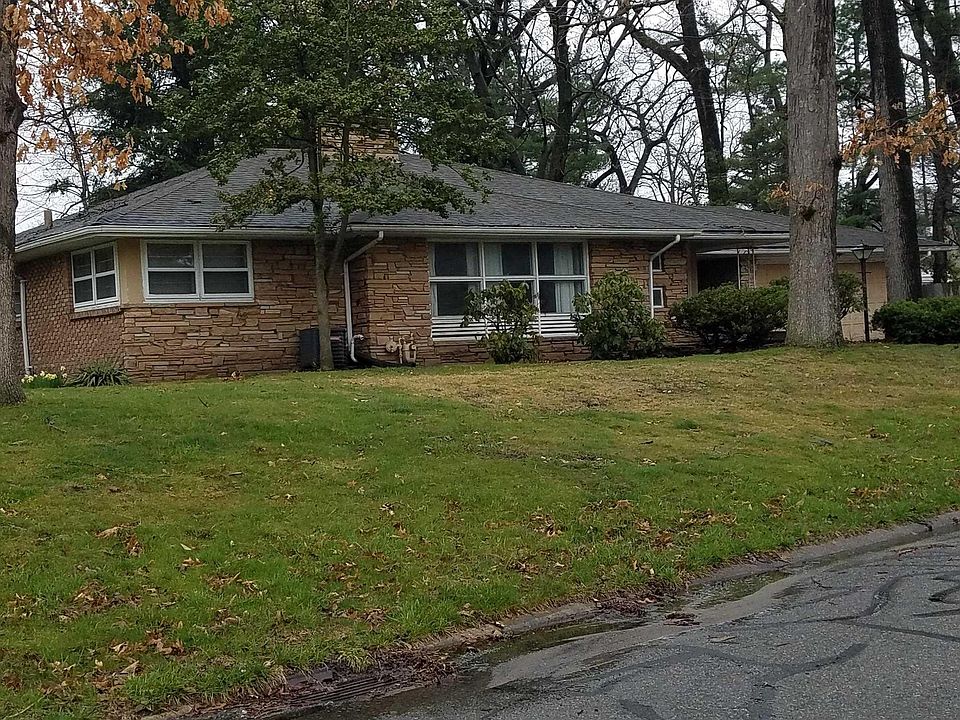 1st image of 1707 Oak Park Dr