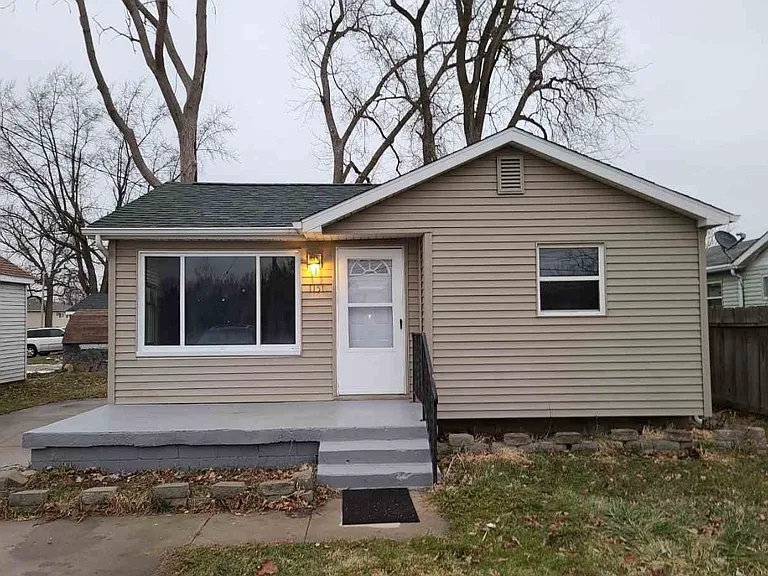 1151 E Decamp St — Photo 1