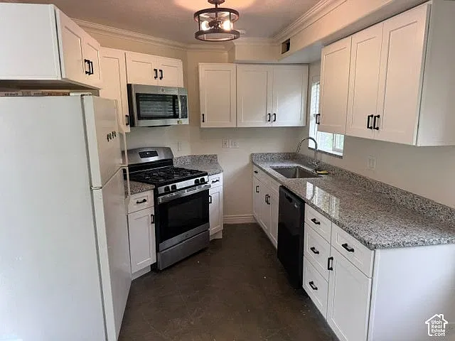 3 bed, 1.5 bath, 1125 sqft, $1,800 — Photo 2