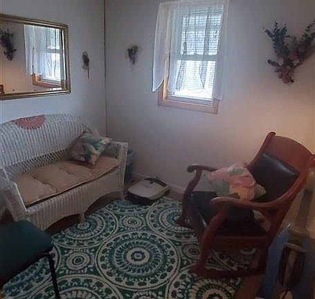 4th image of 113 W 2nd St
